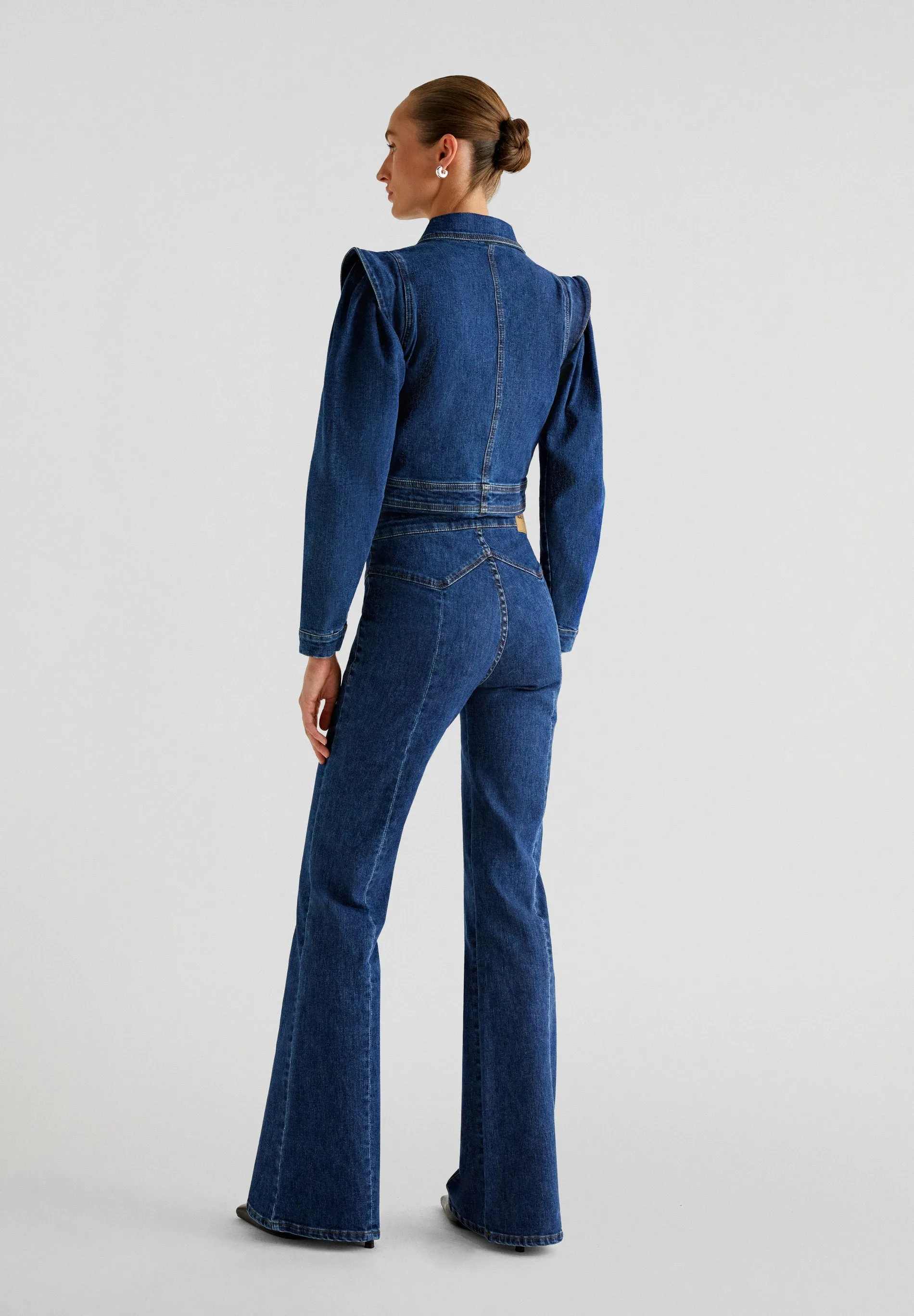 BOOTCUT JEANS WITH BUTTONS