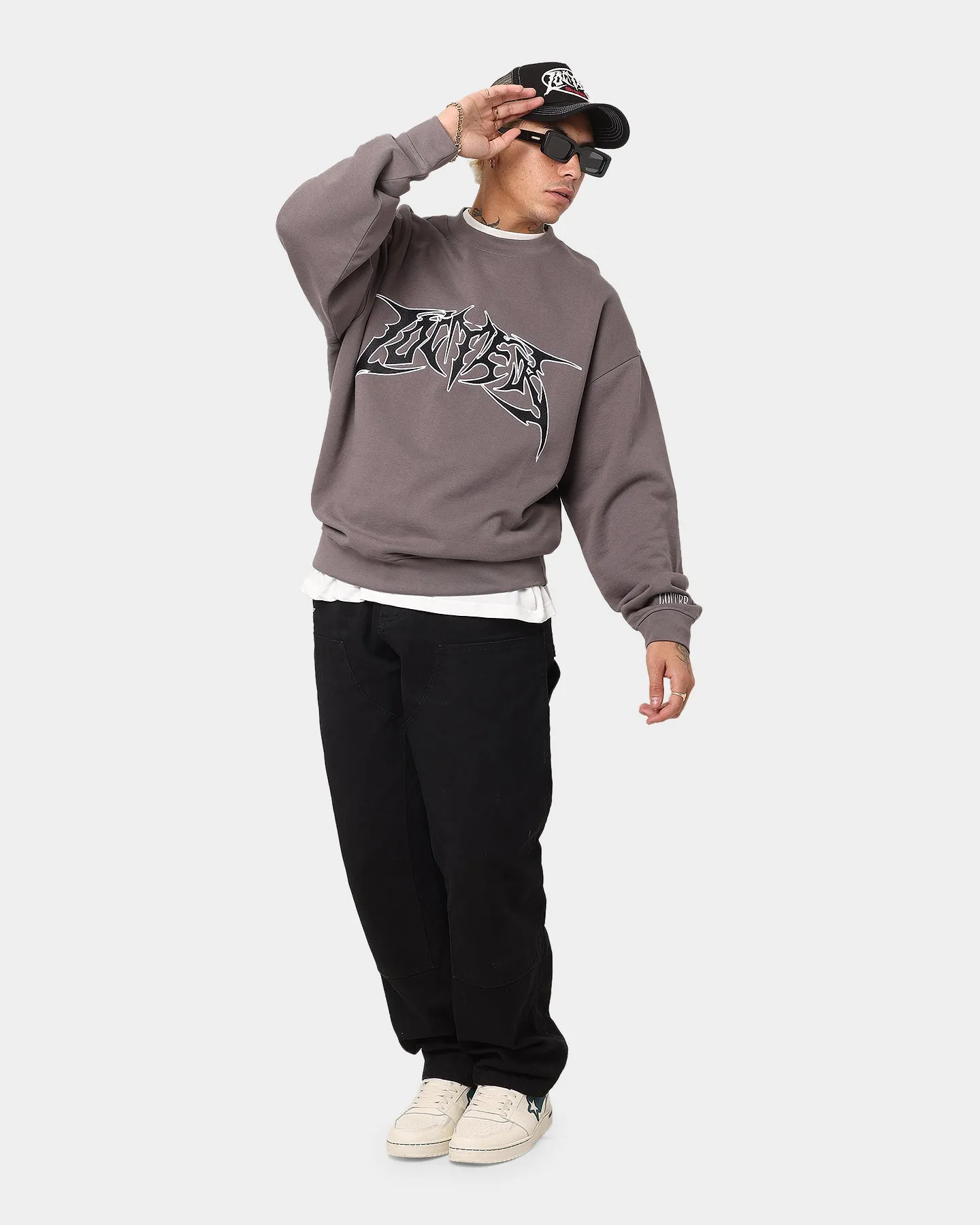 Loiter Metal Badge Crewneck Vintage Black