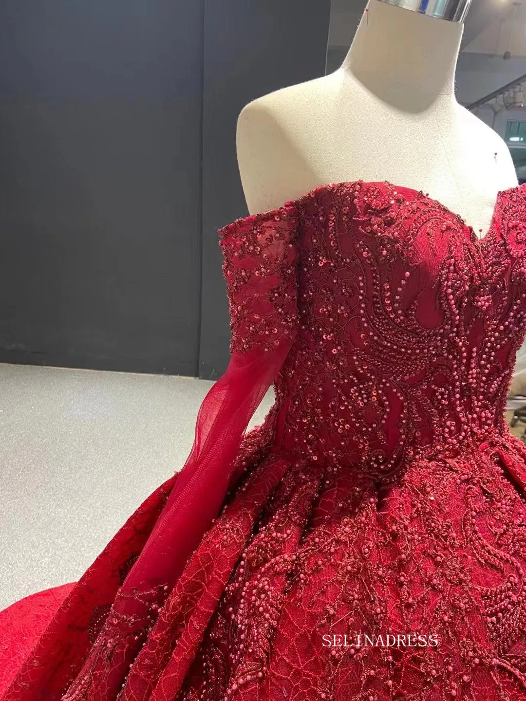 Luxury Strapless Long Sleeve Red Ball Gown Prom Dress Beaded Quincess Evening Gowns RSM67160