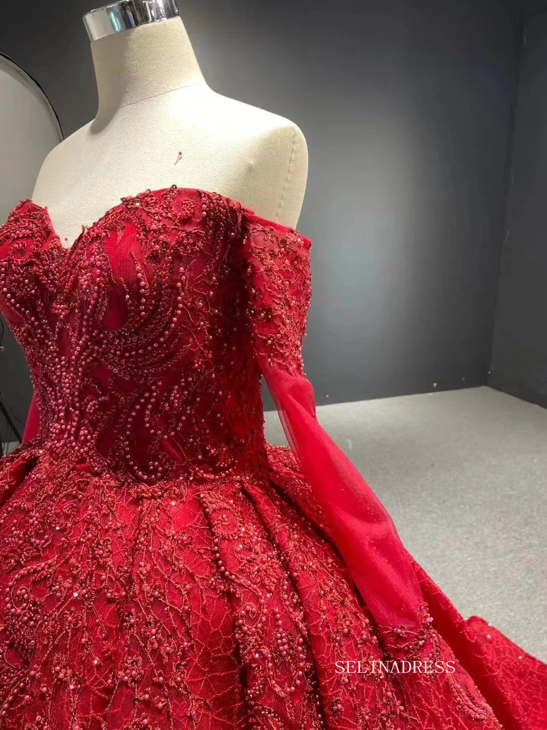 Luxury Strapless Long Sleeve Red Ball Gown Prom Dress Beaded Quincess Evening Gowns RSM67160
