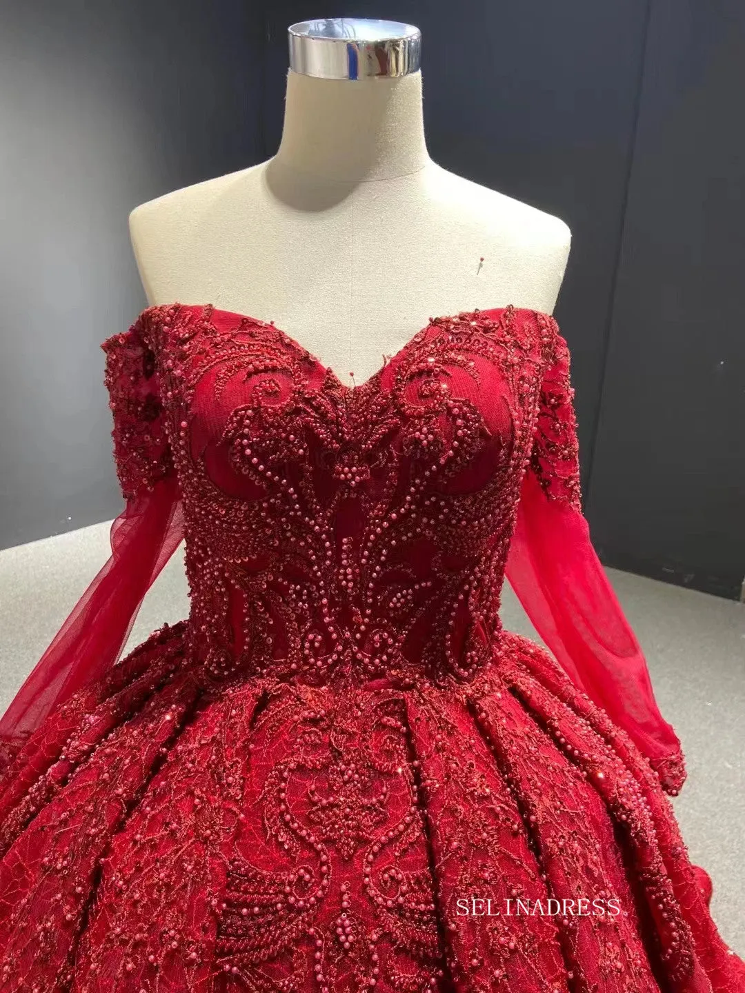 Luxury Strapless Long Sleeve Red Ball Gown Prom Dress Beaded Quincess Evening Gowns RSM67160